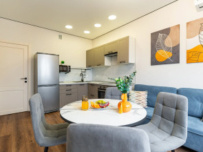 Апартаменты с Лоджией и Видом на Город и Море от LetoApart