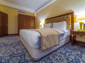 Отель Ramada by Wyndham Almaty