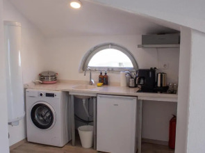 Отель Aloha Suites