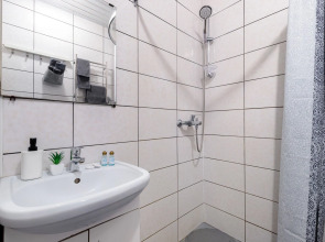 Частный дом часть с 2 спальнями с видом во дворик