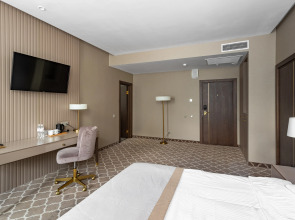 Отель Ирыстон