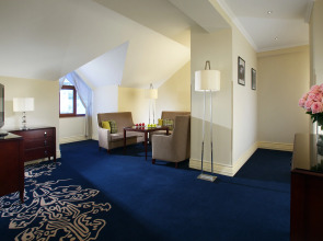 Отель Tsaghkadzor Marriott