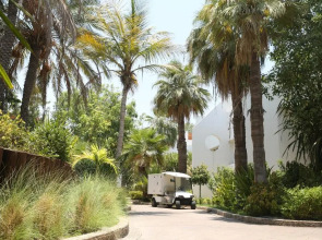 Отель Dubai Marine Beach Resort & Spa