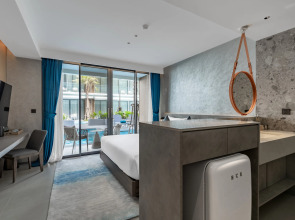 Курортный Отель Kora Beach Resort Phuket