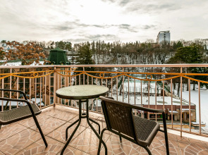 Отель Скала