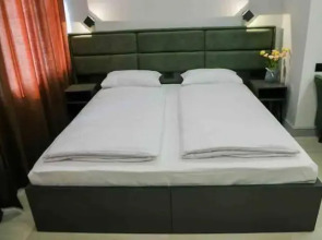 Апарт-отель Nine Rooms