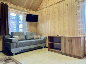 Гостевой дом У Пруда от Травел Хотелс Антураж