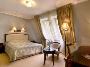 Отель Гринвей