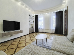 Квартира Трехкомнатная с Видом на Фонтанку