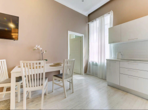 Апартаменты SweetHome на Мойке 44