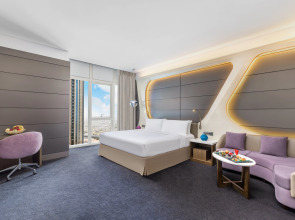 Отель V Hotel Dubai Curio Collection by Hilton