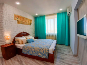 Апартаменты на площади Революции