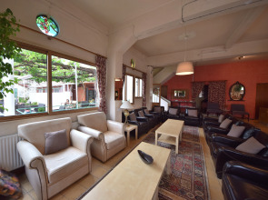 Отель Christys Palace