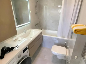 Апартаменты Айсберг с видом на храм с балконом