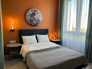 Апартаменты Moon Tower  стильная студия в центре