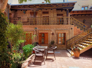 Отель Sasha & Son