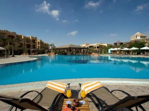 Курортный Отель Swiss Inn Pyramids Golf Resort