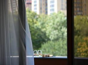 Апартаменты улучшенные в центре города от Sweet Home