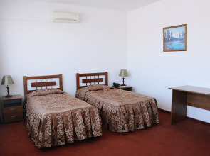 Отель Крона