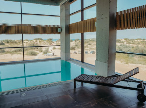 Отель Песок и Море