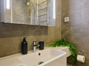 Апартаменты на улице 1-я Леонова 18