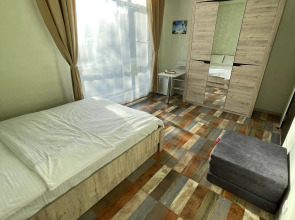 Вилла с бассейном и 5 мастер спальнями