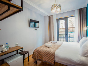 Отель Central Gate Tbilisi Boutique Hotel