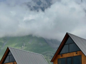 Шале Kazbegi Inn Cottages