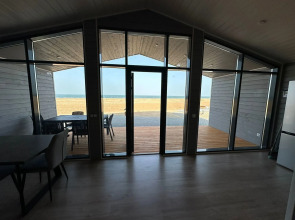 Коттеджи Золотые пески