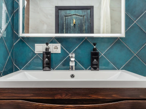 Апартаменты Дизайнерская студия около подъемника