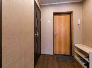 Апартаменты 2 Яр-сутки на Угличской 3