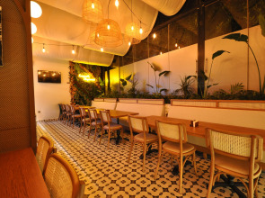 Отель Mic Royal