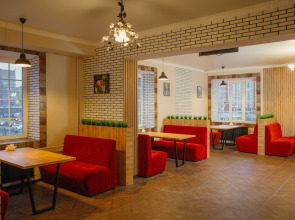 Отель Корона