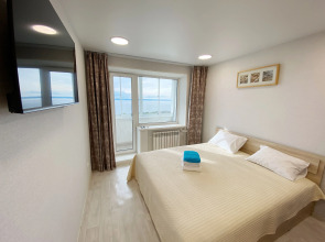 Апартаменты на проспекте 100летия 46а с видом на море