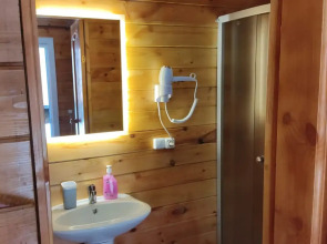 База отдыха Коттеджи на берегу моря