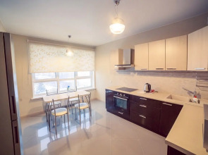 Апартаменты Октябрьской Революции 19