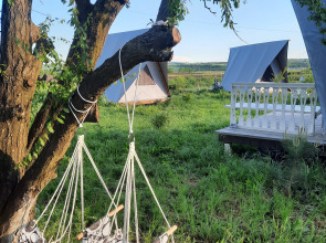 Глэмпинг В поле