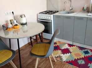 Квартира возле Хурула Золотой Обители в Центре Элисты