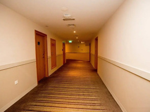 Holiday Inn Express Dubai Airport an IHG Hotel