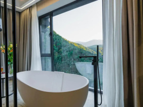 Mounthree Resort Hotel