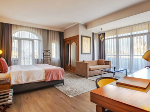 Отель Tiflis Palace