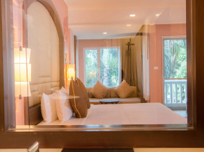 Курортный отель Grand Pacific Sovereign Resort & Spa