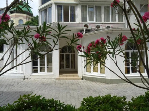 Royal Nikita Apartments