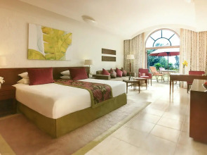 Отель JA The Resort - JA Palm Tree Court