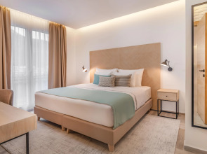 Lazure Hotel and Marina