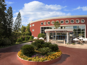 Отель Botanik Hotel & Resort