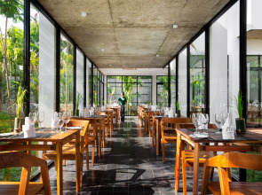 Отель Hillocks Hotel & Spa