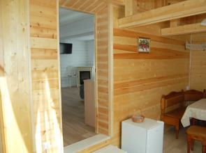 Дом с наличниками около Ростова