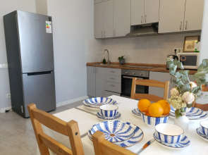 Апартаменты Личный комфорт в престижном районе: 2 полноценные спальни, 2 ванные комнаты