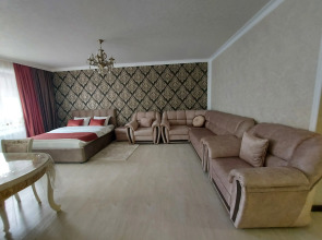 Апартаменты 5 Звезд на Шамиля Джикаева 5А-2